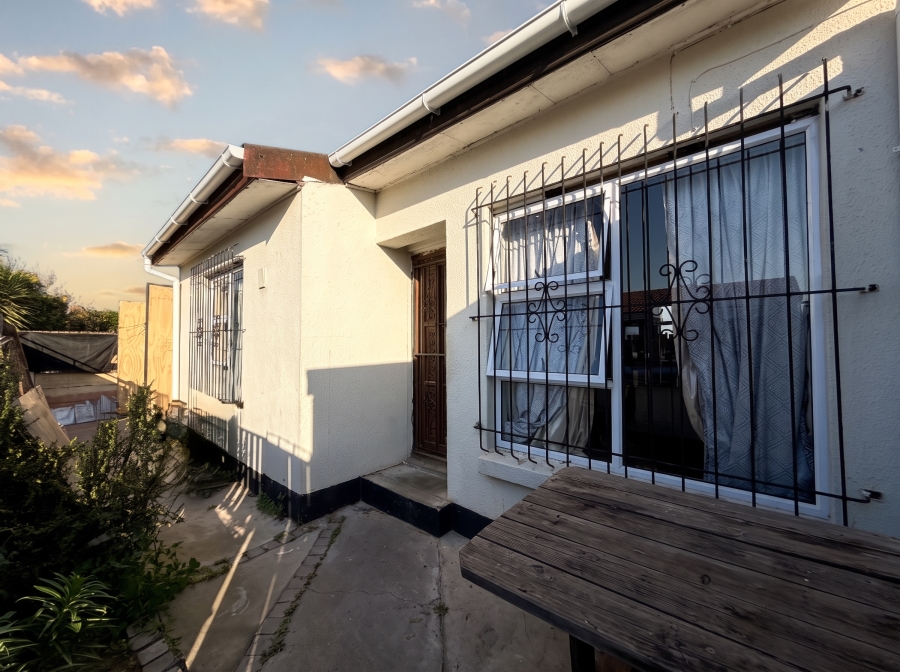 2 Bedroom Property for Sale in Belhar Western Cape